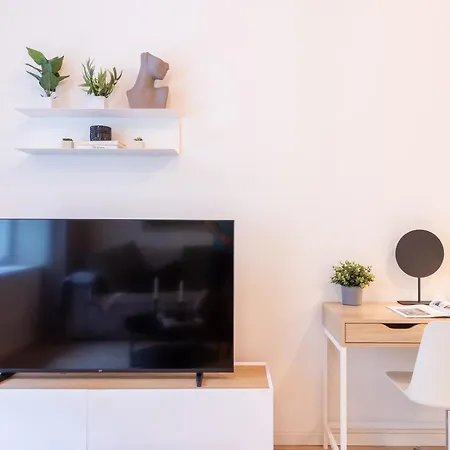 3bdr With Terrace And Electric Grill In Vinohrady By Days Apartmán