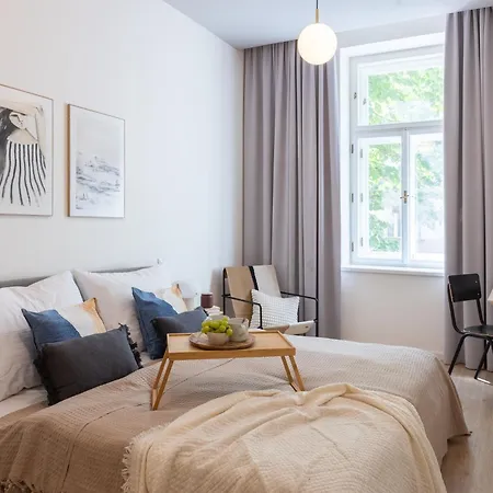 3bdr With Terrace And Electric Grill In Vinohrady By Days Apartmán