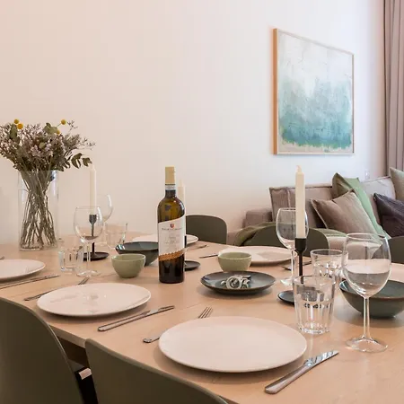 3bdr With Terrace And Electric Grill In Vinohrady By Days * Praha