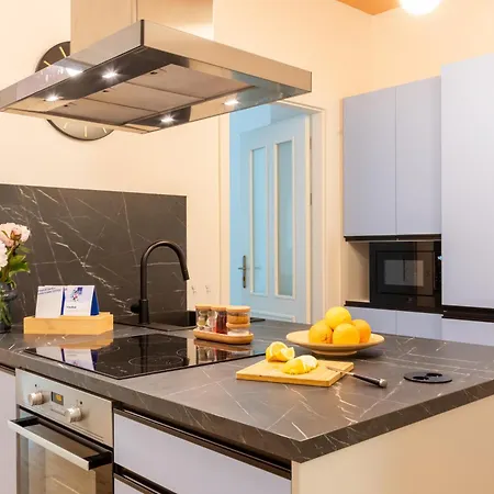 3bdr With Terrace And Electric Grill In Vinohrady By Days *