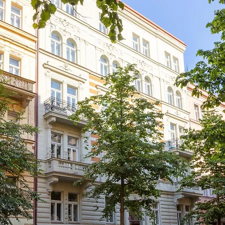 3bdr With Terrace And Electric Grill In Vinohrady By Days * Praha