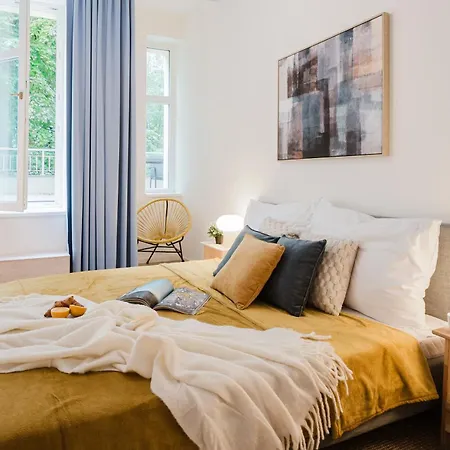 Apartman Days - 3bdr With Terrace In Residential Vinohrady Prága
